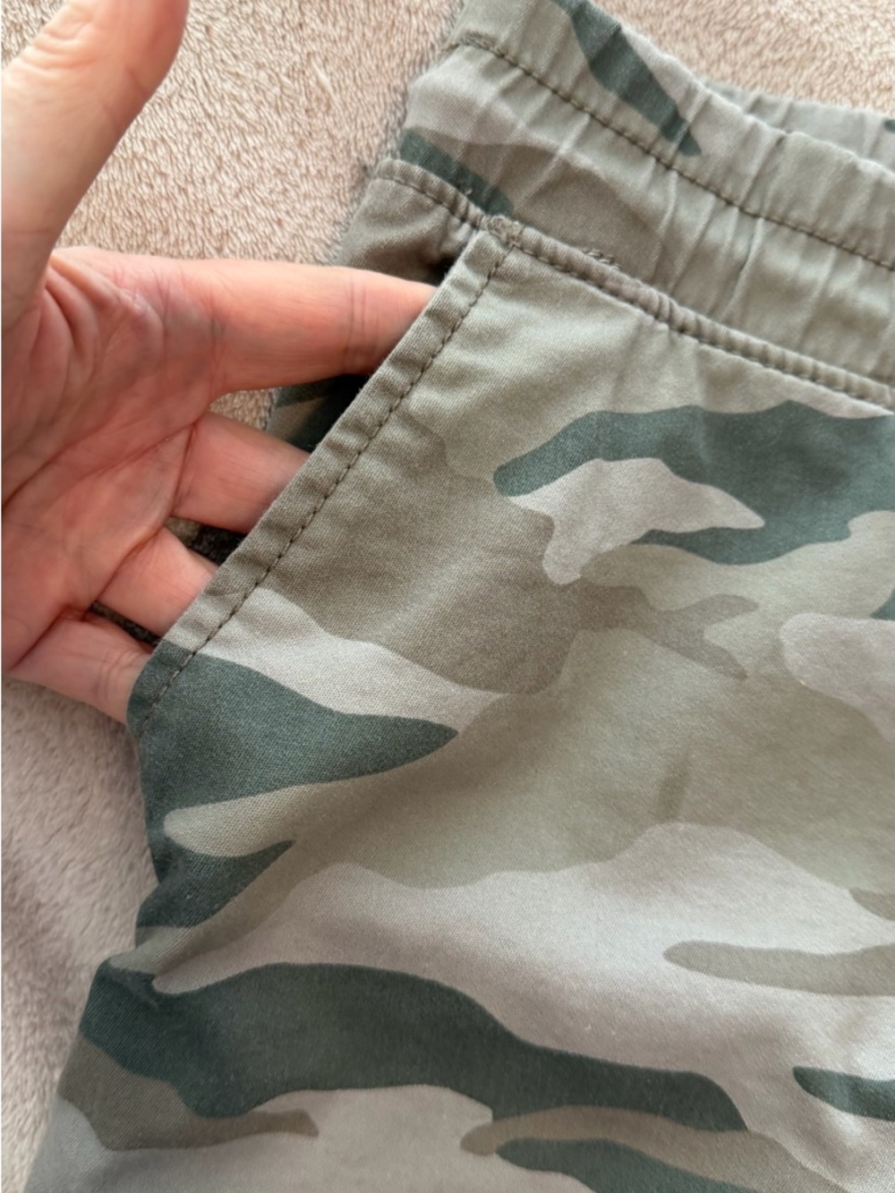 Time and Tru Women’s Camo Drawstring Shorts - XXL - Picture 4 of 7
